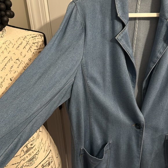 Lane Bryant Denim (Cotton) Blazer AND Wide Leg Jeans. Blazer 20W, Pants 18W - Picture 6 of 16